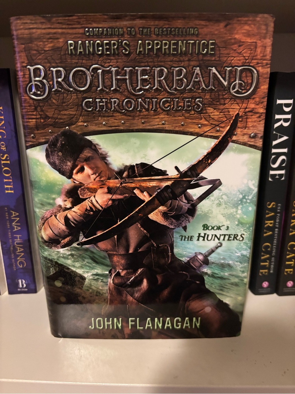 Brotherband Chronicles Book 3: The Hunters by John Flanagan - Green Cover